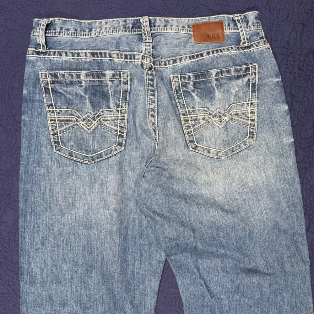 BKE Tyler Denim Mens 36R Medium Wash Straight Leg Distressed Jeans Western